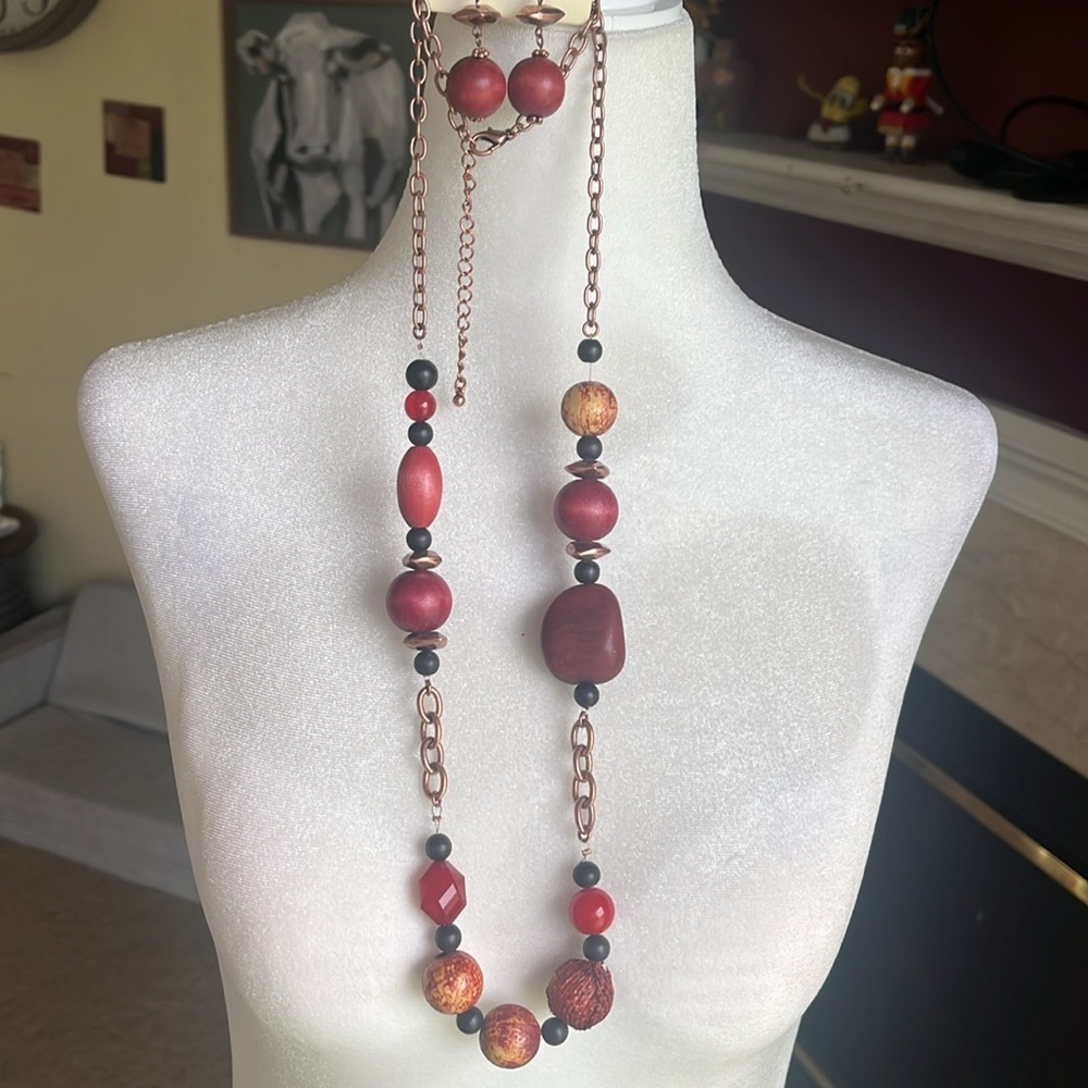 ♥️Da Vinci chunky wood red Earrings & Necklace Set